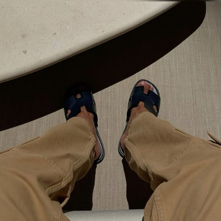 Lyle Sandals
